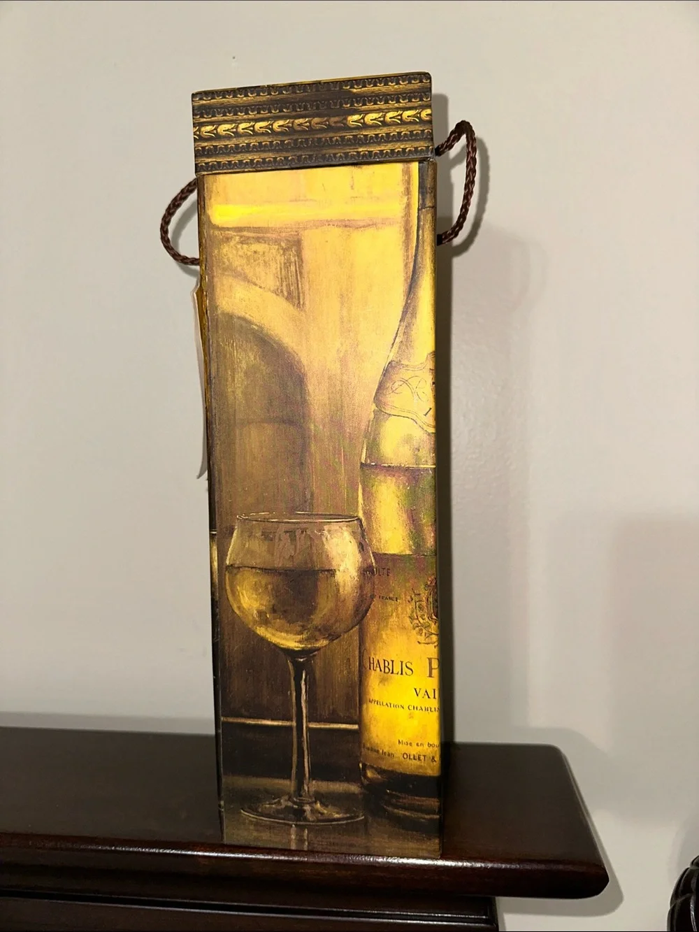 F. de Villeneuve vintage 1967 Caves Fauchon Chablis wine gift storage box